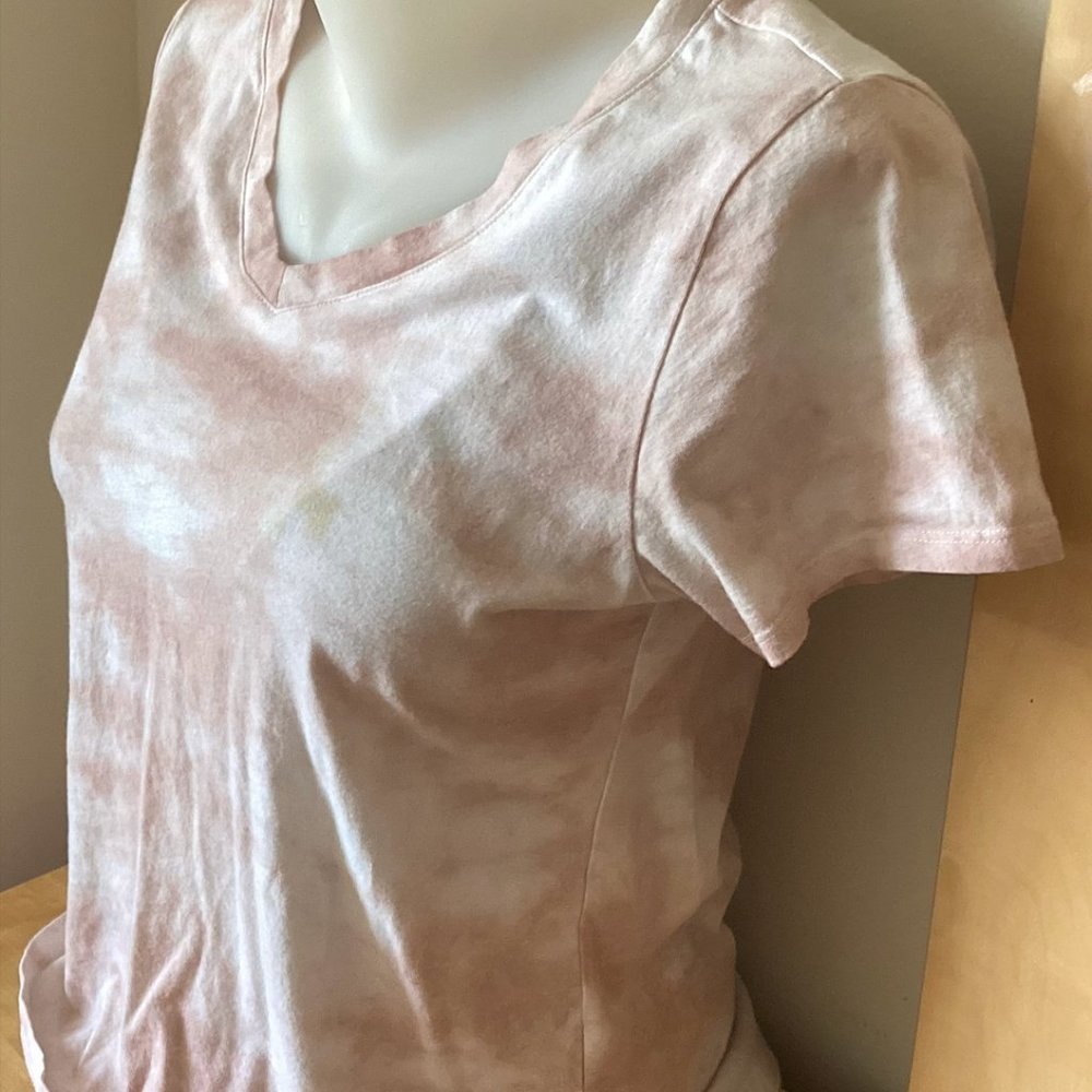 Old Navy V-Neck Pink and White Women's Short Sleeve Shirt